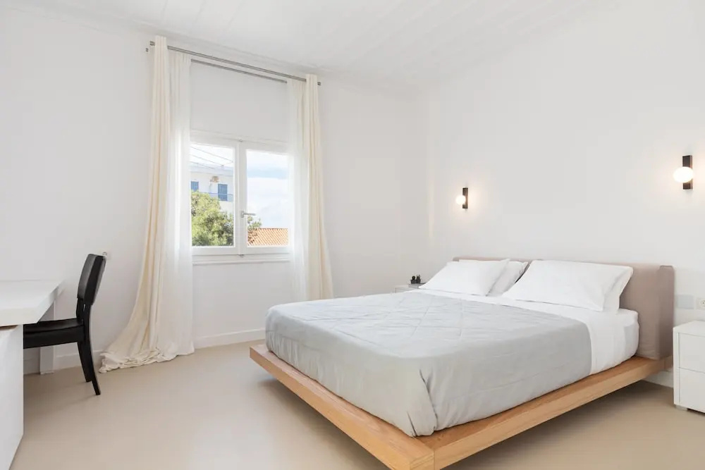 Standard Triple room with balcony and with city view