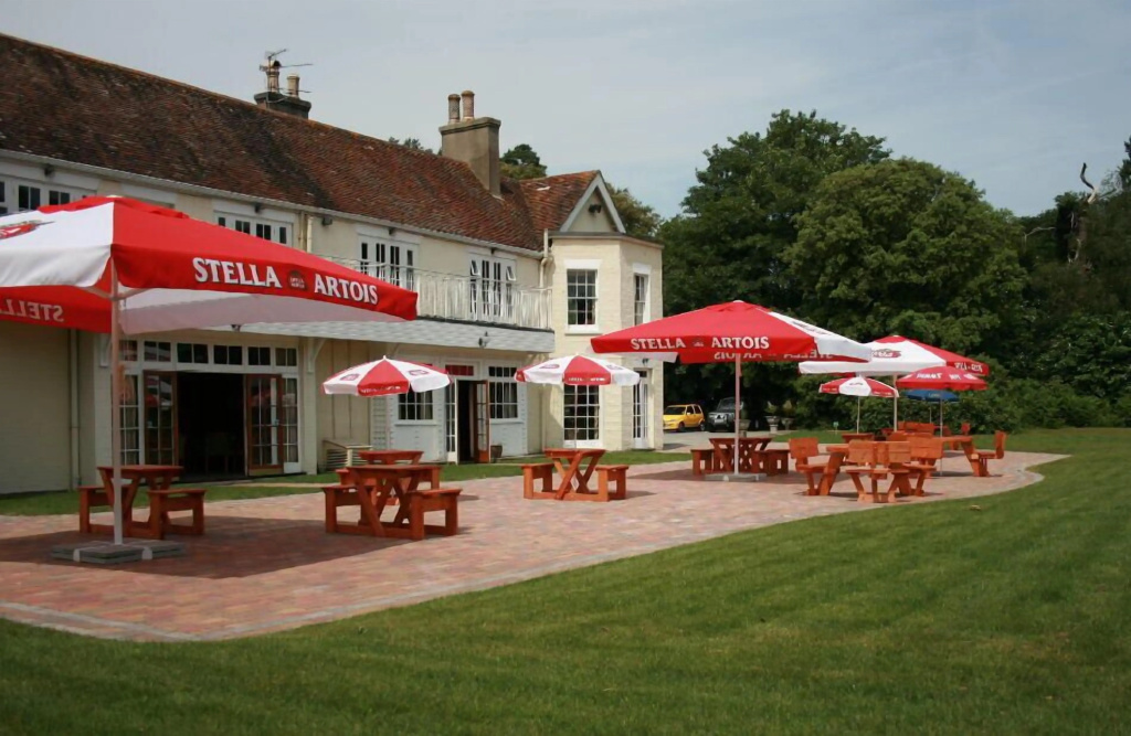 Tyrrells Ford Country Inn Hotel