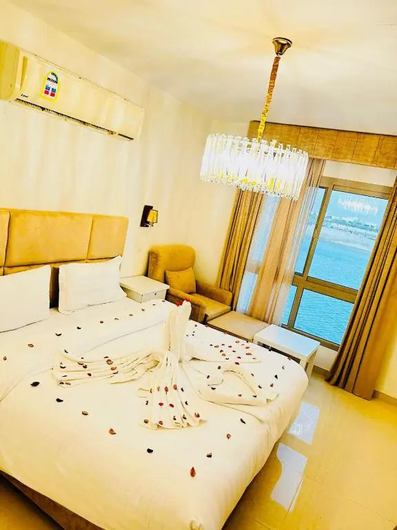 5 Bedrooms Villa