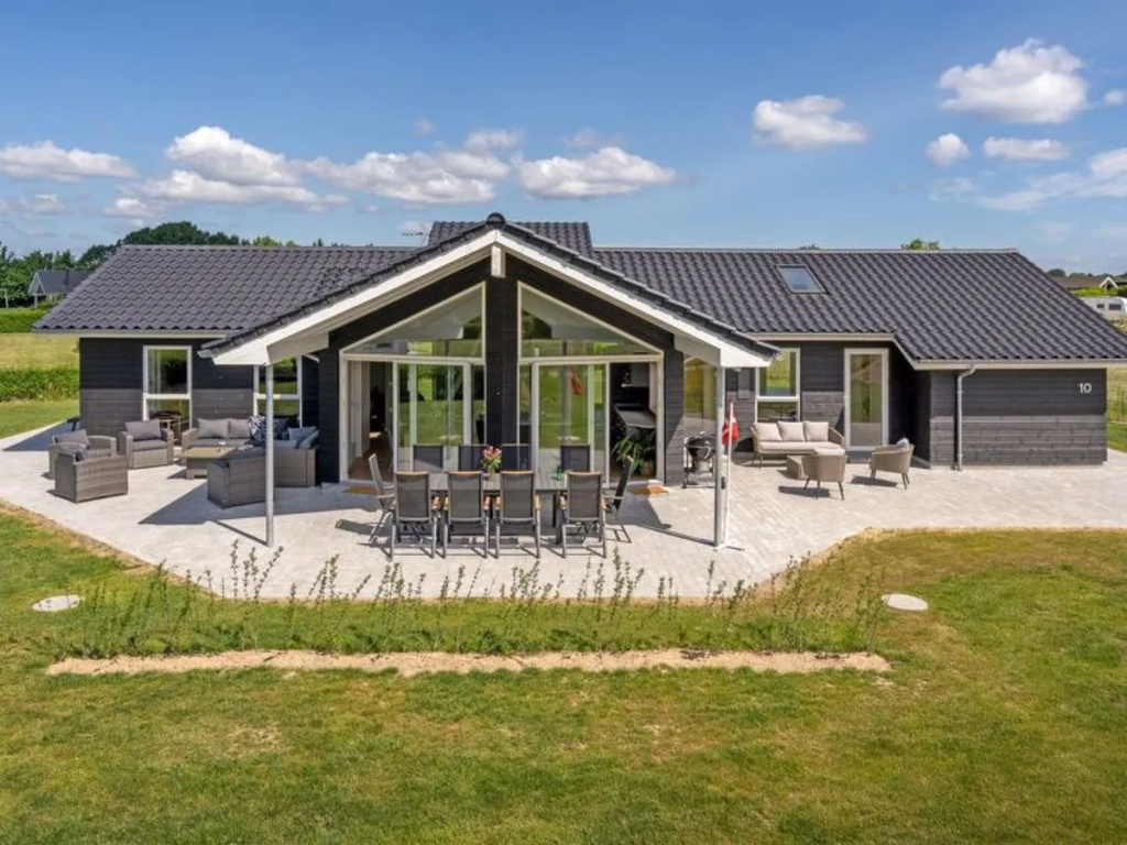"Sway" - 600m from the sea in SE Jutland