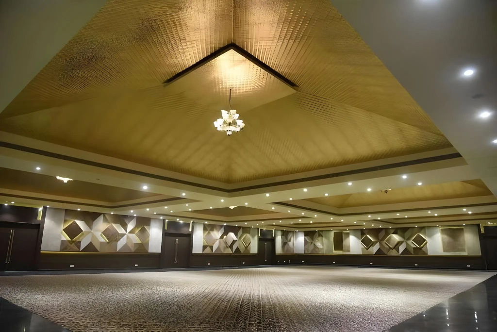 Pride Hotel & Convention Centre Indore - фото 14