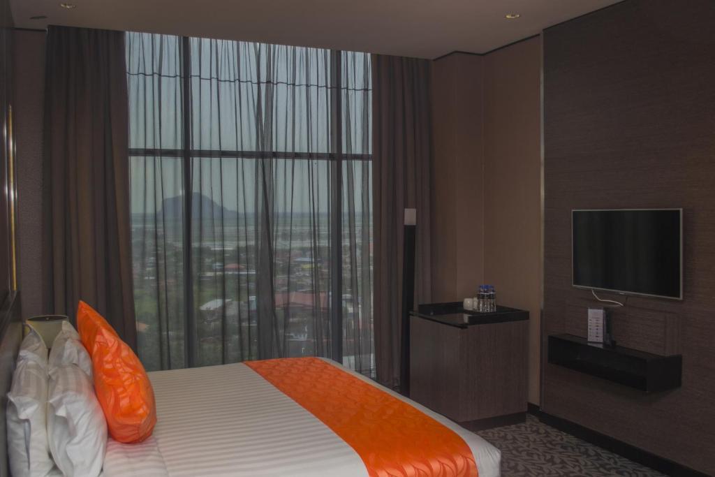 Grand Alora Hotel