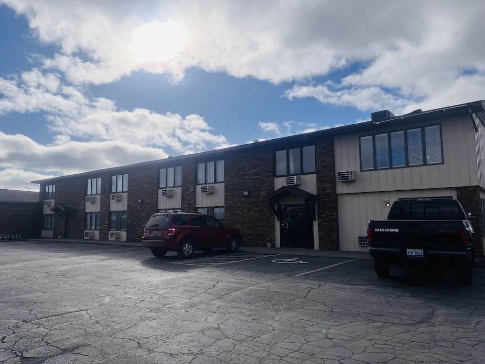 Motel 6 Iron Mountain