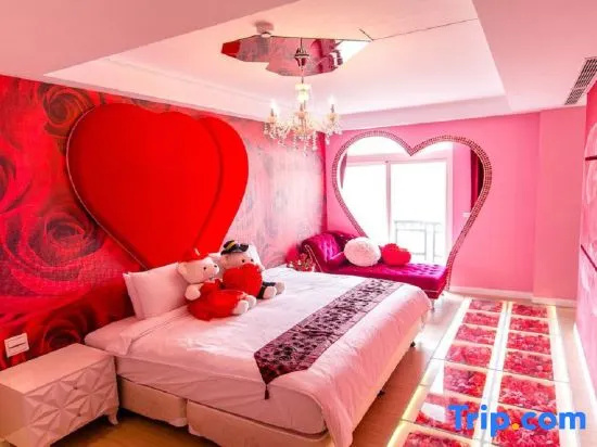 Suite with harbour view