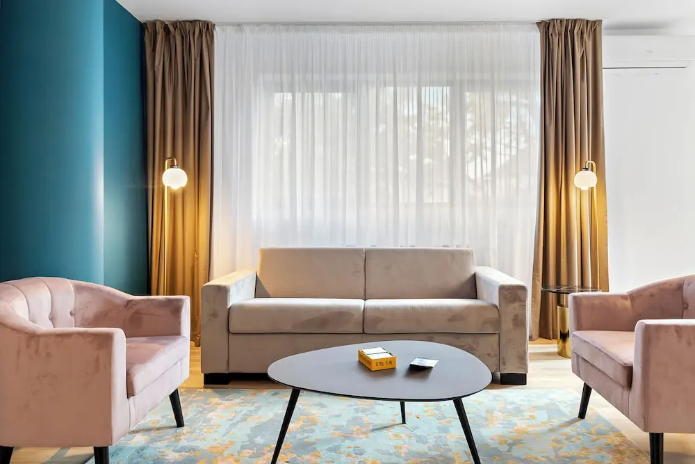 Deluxe Suite