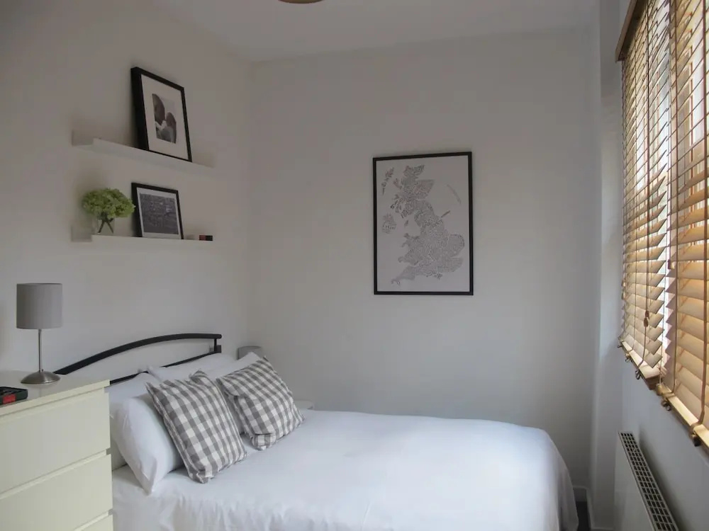2 Bedroom House In Hackney