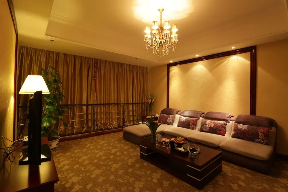 Ziwei Huatian Grand Hotel