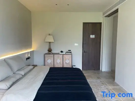 Double Suite (full double bed)