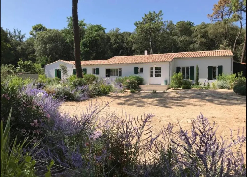 Belle villa rétaise 4 étoiles avec piscine chauffée