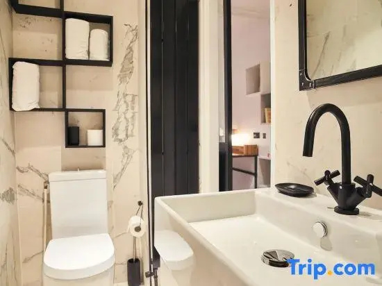 Madrigal hotel 186