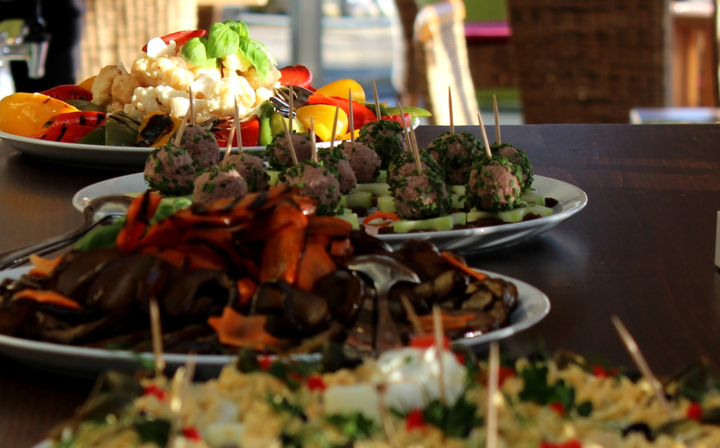 Food & Beverage
