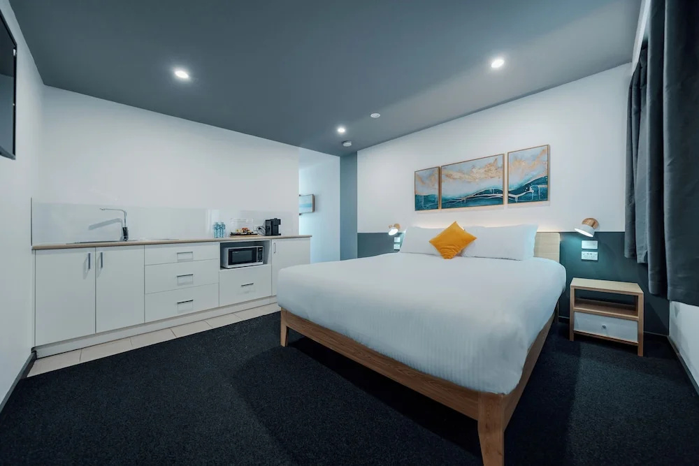 Deluxe Double room with ocean view (full double bed)