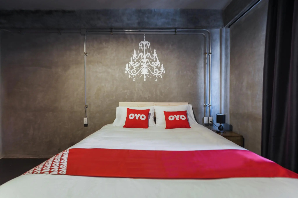 Deluxe Double room (full double bed)