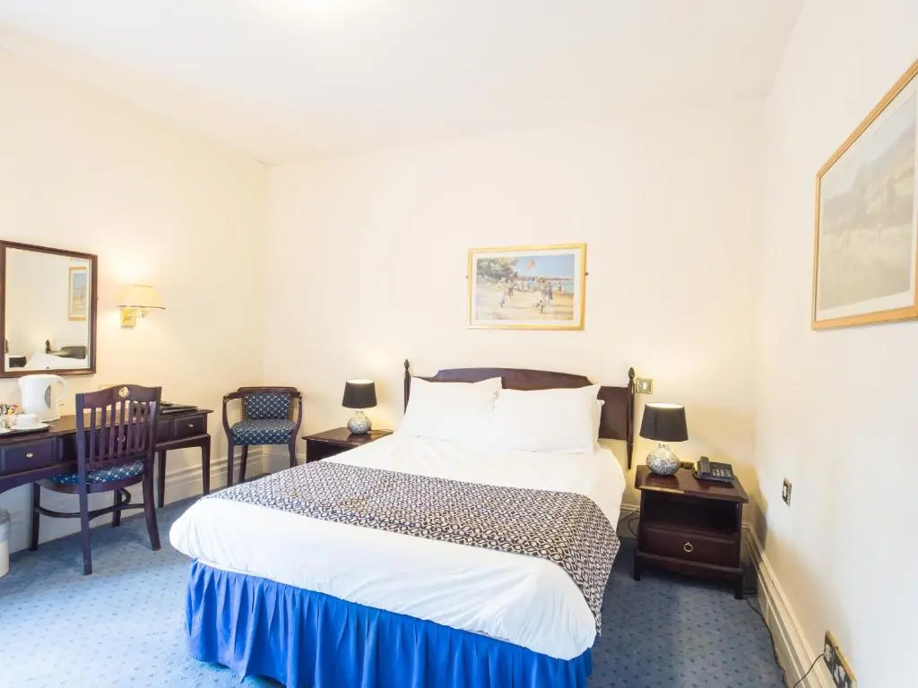 The Devil's Punchbowl Hotel - Chambres
