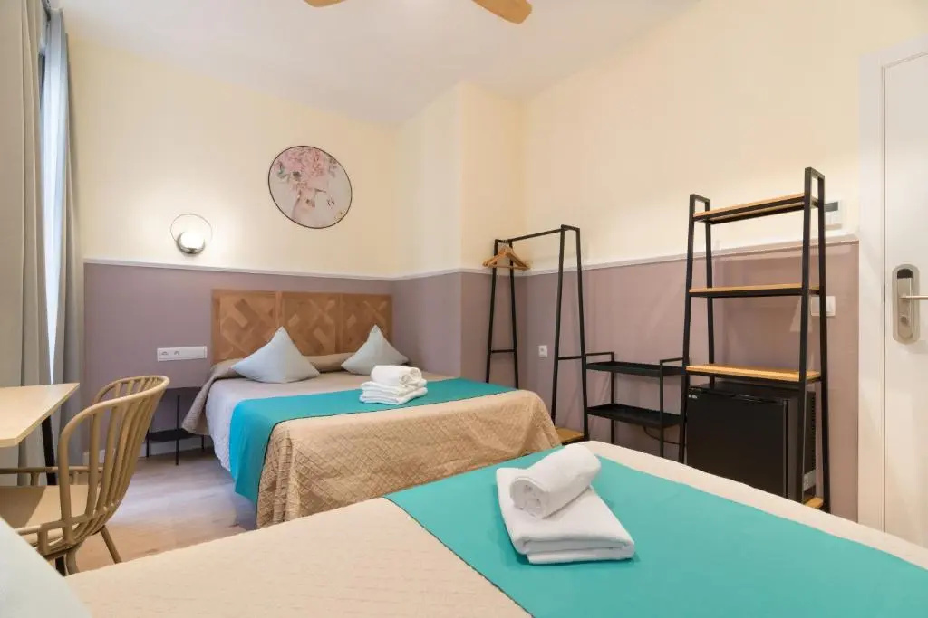 Standard Triple room