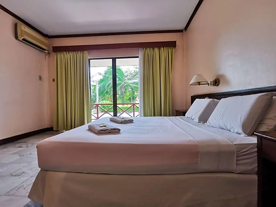 Borneo Paradise Beach Hotel - Chambres