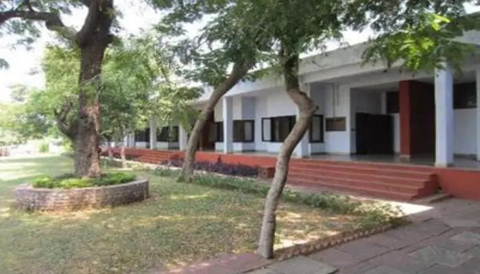 Lauries Hotel