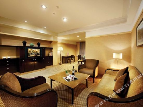 Pacific Regency Hotel Suites