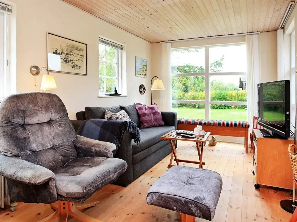 6 Person Holiday Home in Store Fuglede - фото 11
