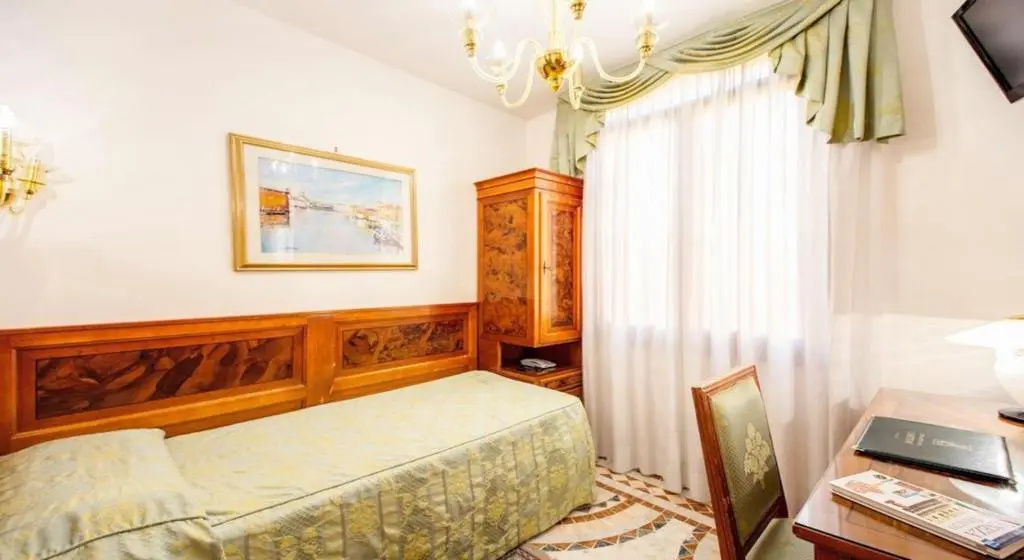 Antica Casa Carettoni - Chambres