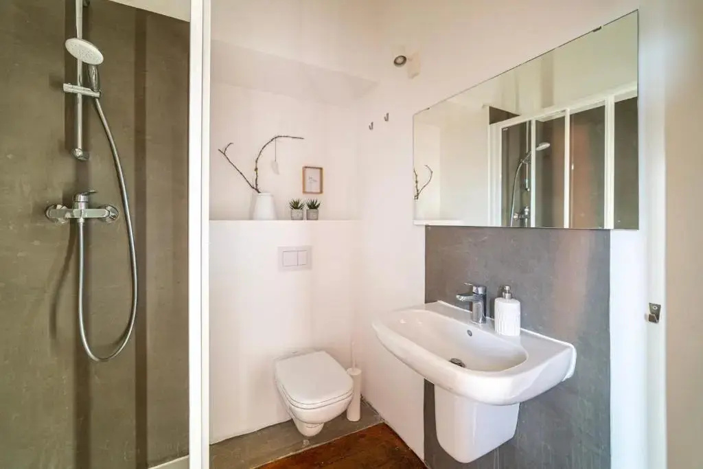 Standard Double room with balcony (full double bed)