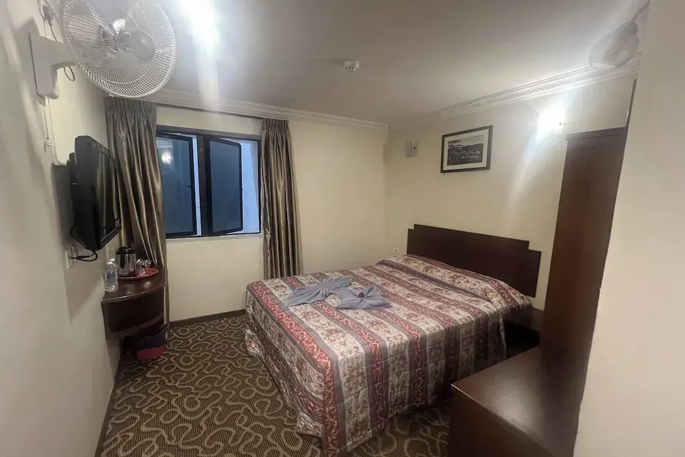 Deluxe Double room (full double bed)