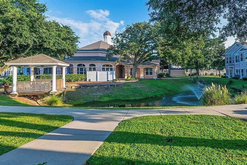 Legacy Villa 2602 - 3 Bedroom 2 Bath With Garage in Beachside Neighborhood