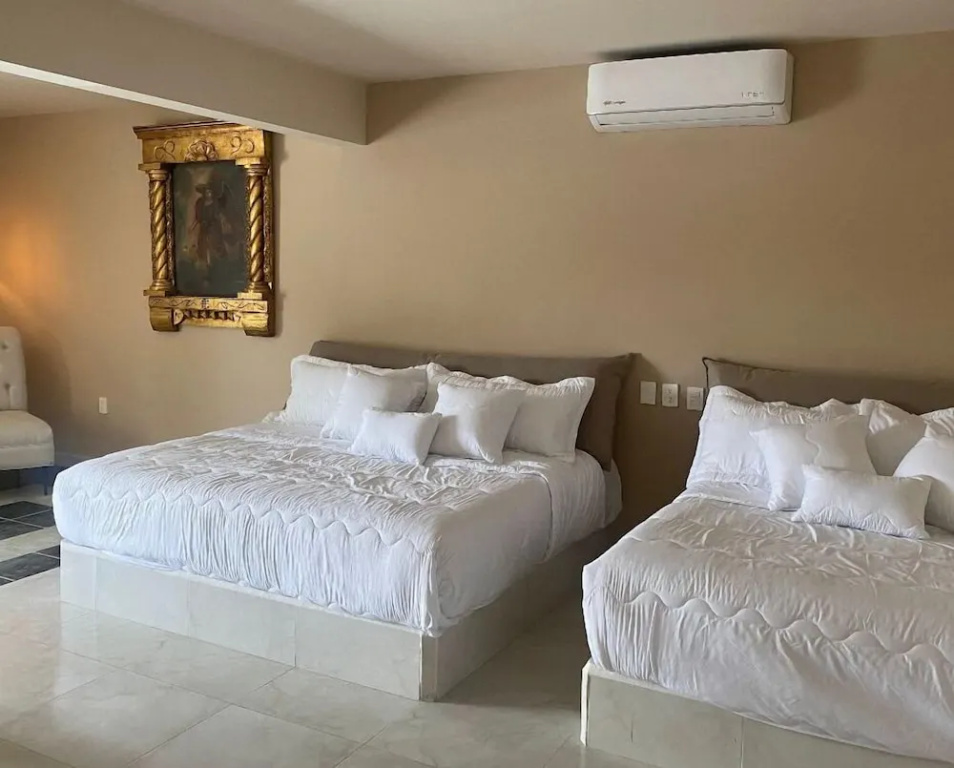 Double Junior Suite (full double bed)
