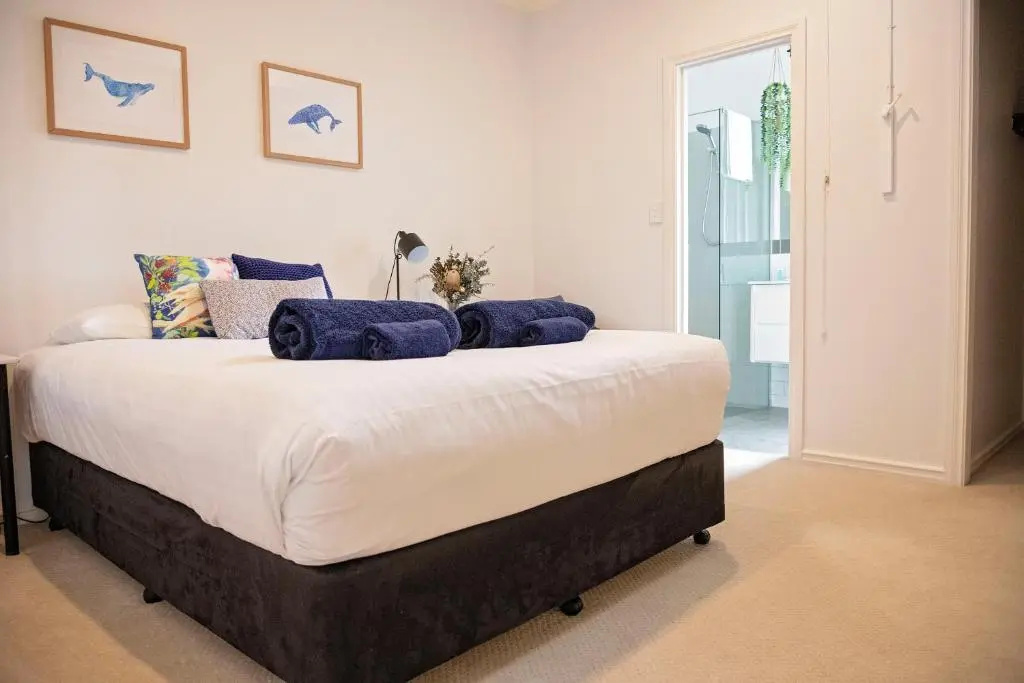 3 Bedrooms Apartment