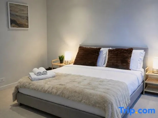 Edition Residence | 2BR City Views | Gym+Pool+Sauna+Spa in Melbourne