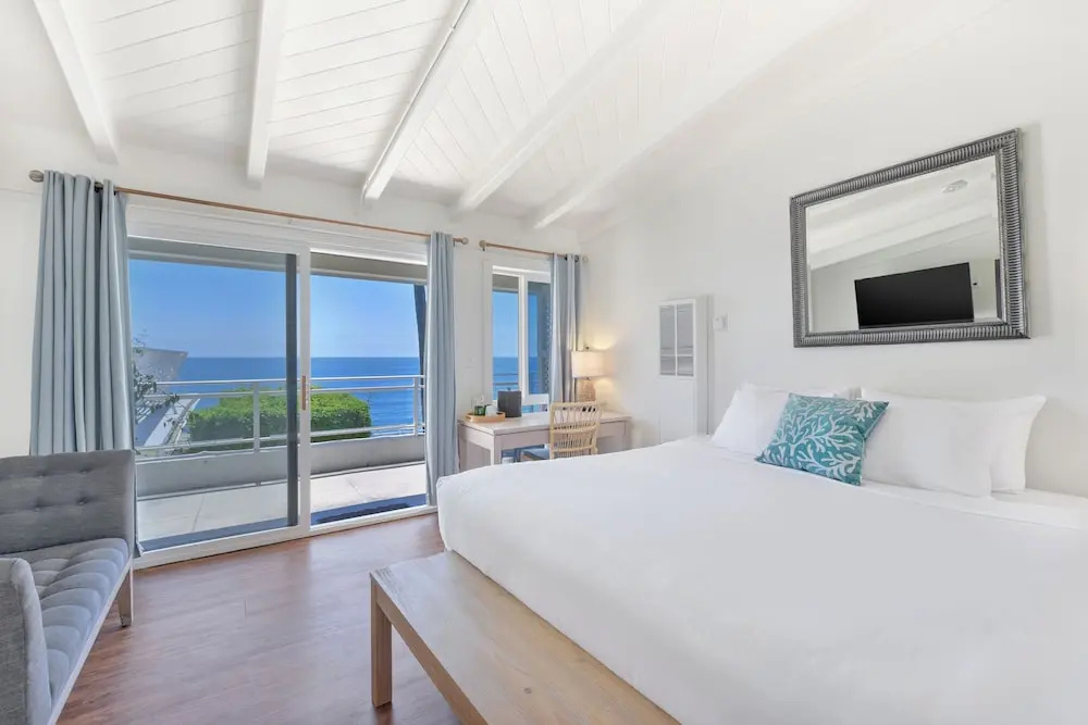 Standard Double room with balcony and with ocean view (full double bed)