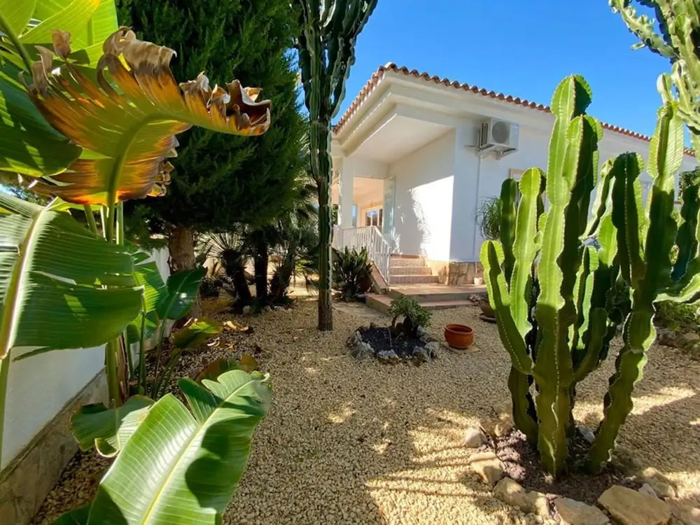 Charming Villa With Private Swimming Pool Near the Sea