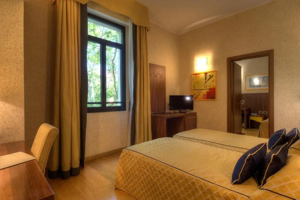 Superior Double room (full double bed)