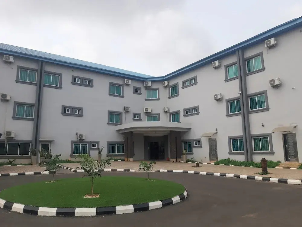Blue Island Hotel And Suites