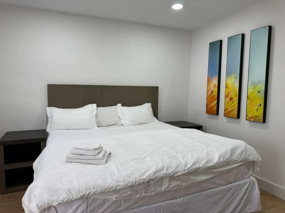 Sunshine Inn — 5