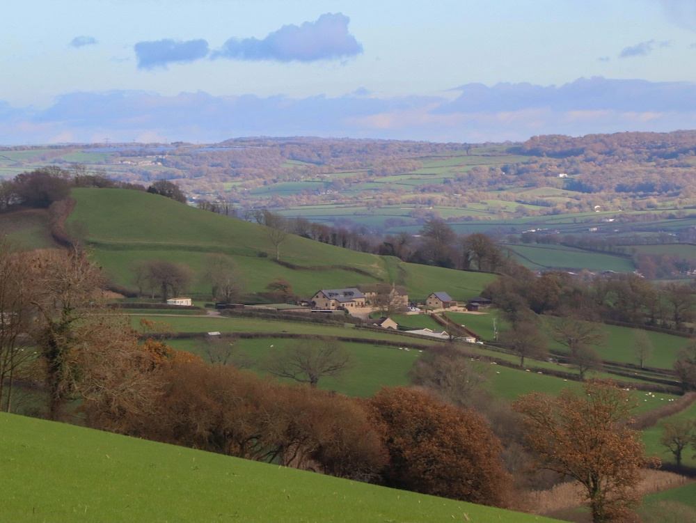 Higher Wadden Farm