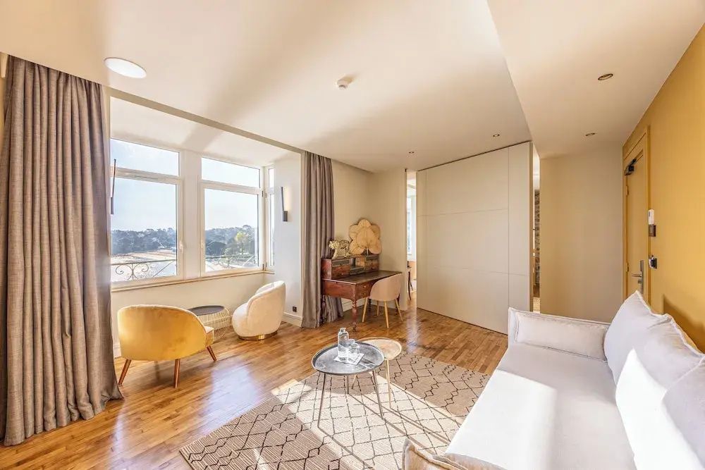 Luxury Double Suite with sea view (full double bed)