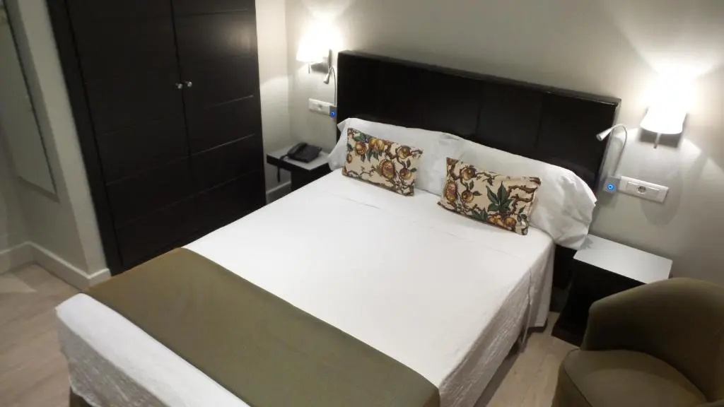 Hotel Moderno Puerta del Sol - Chambres