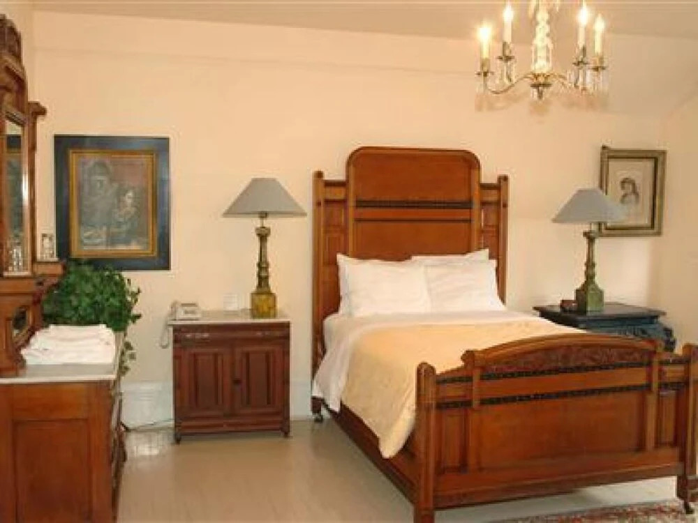 Chateau Tivoli Bed and Breakfast by null