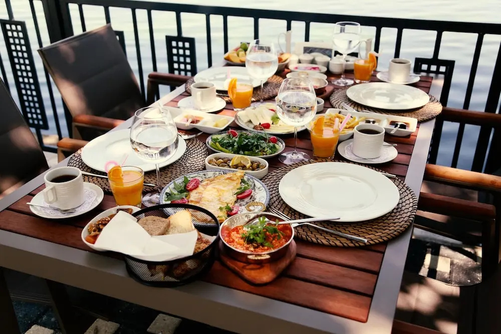 Food & Beverage