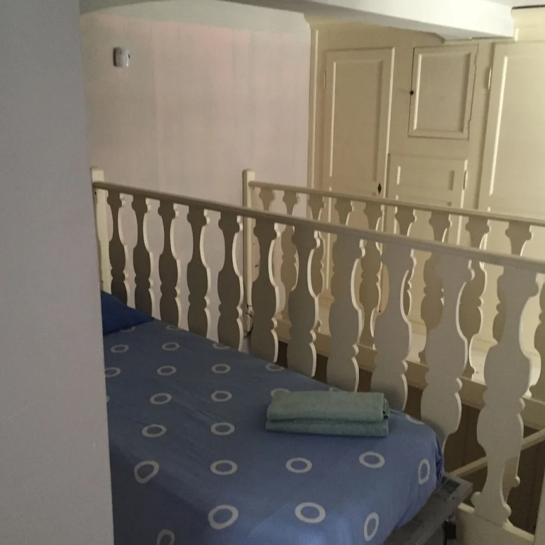 Economy room