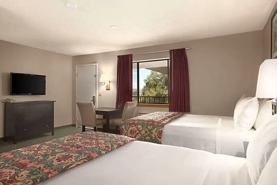 Quadruple Suite