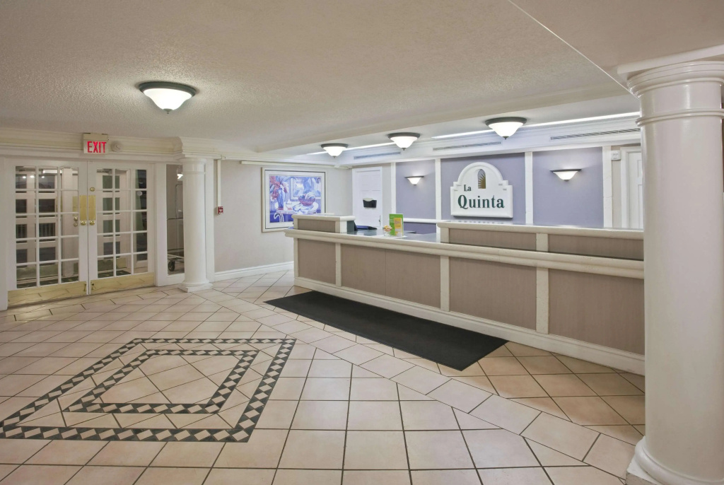 Lobby & Reception