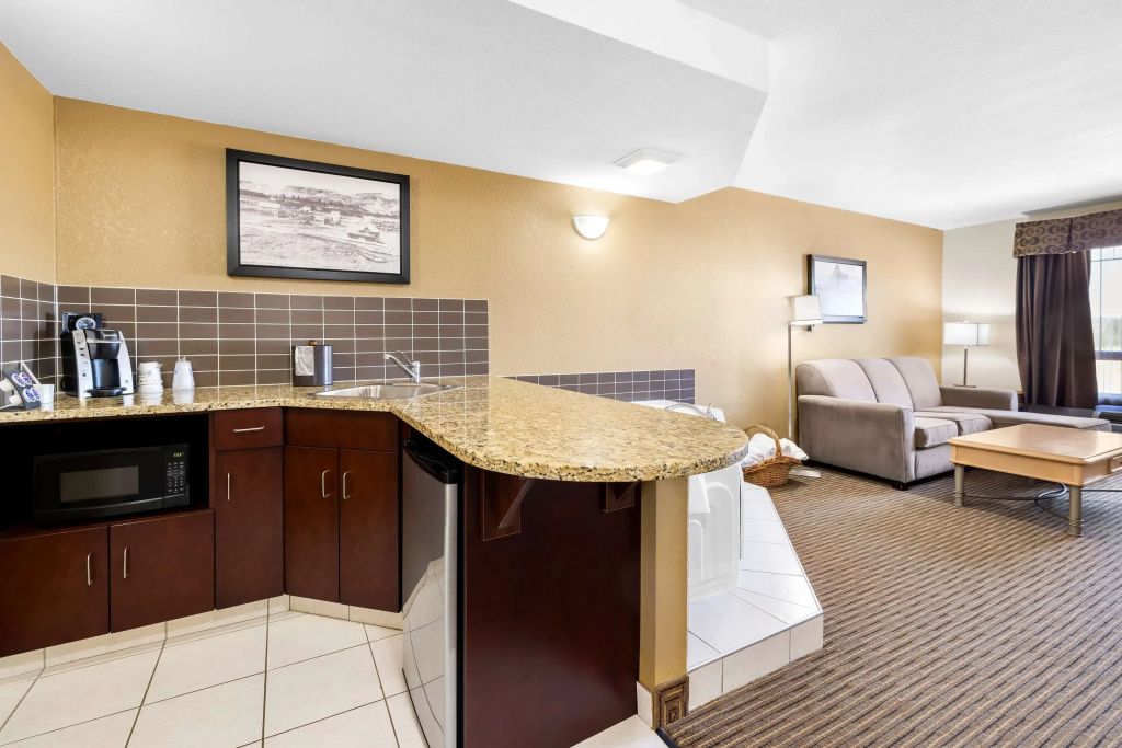 Double Suite full double bed