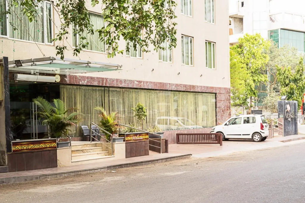 Super Inn Armoise Hotel