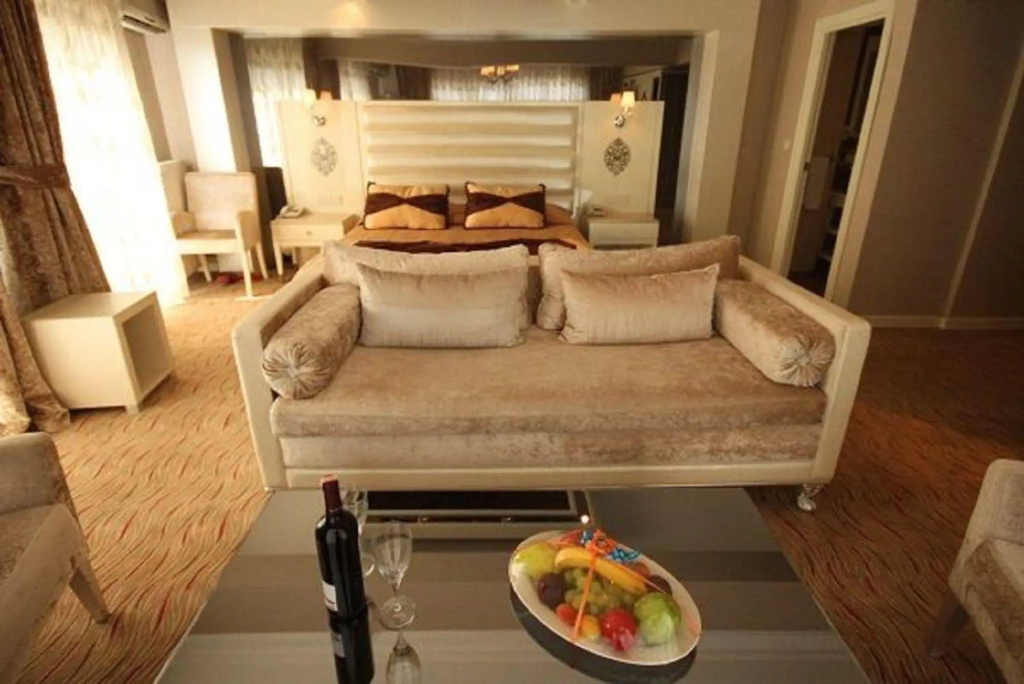 Lobby & Reception