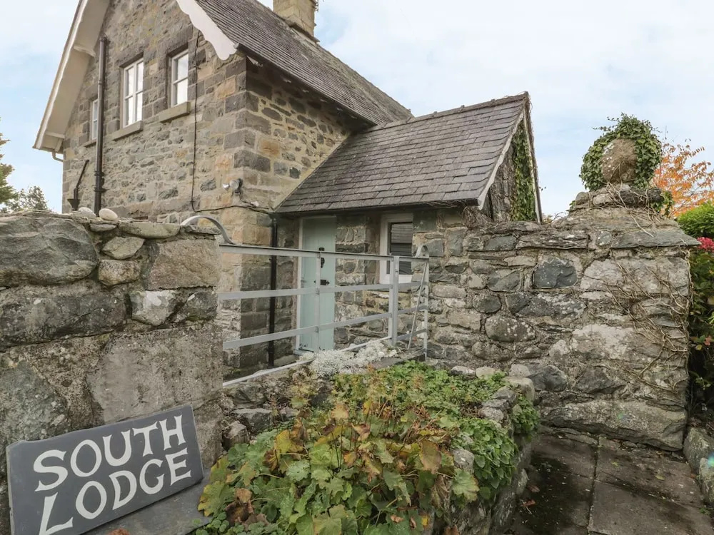 South Lodge