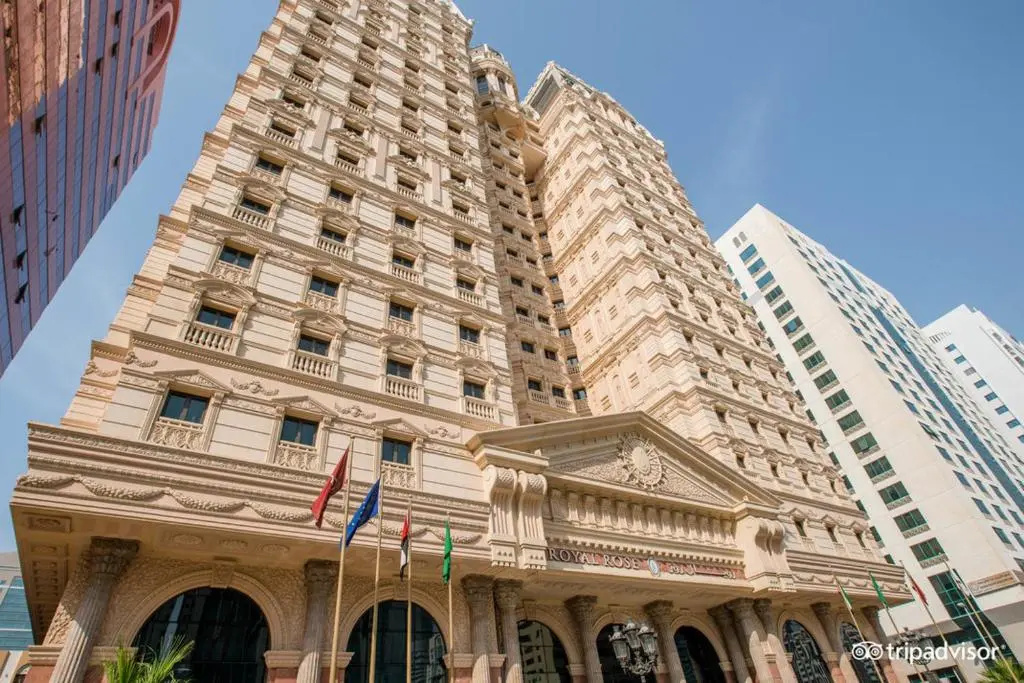 Royal Rose Hotel Abu Dhabi, Curio Collection by Hilton — фото