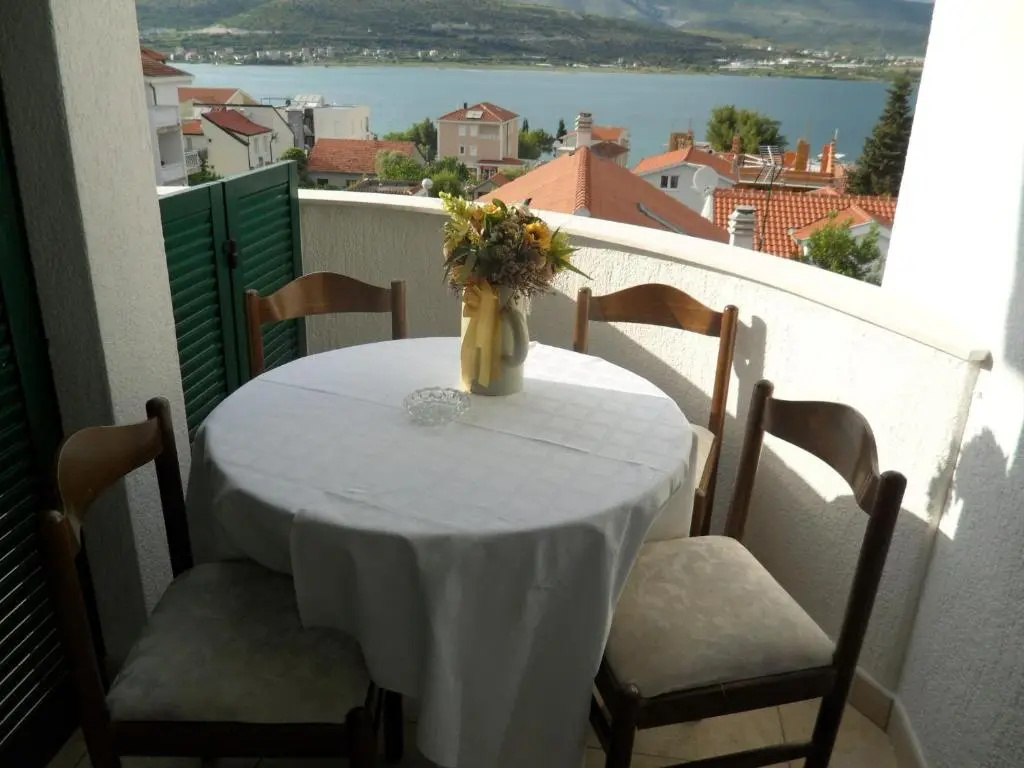 Apartment with sea view