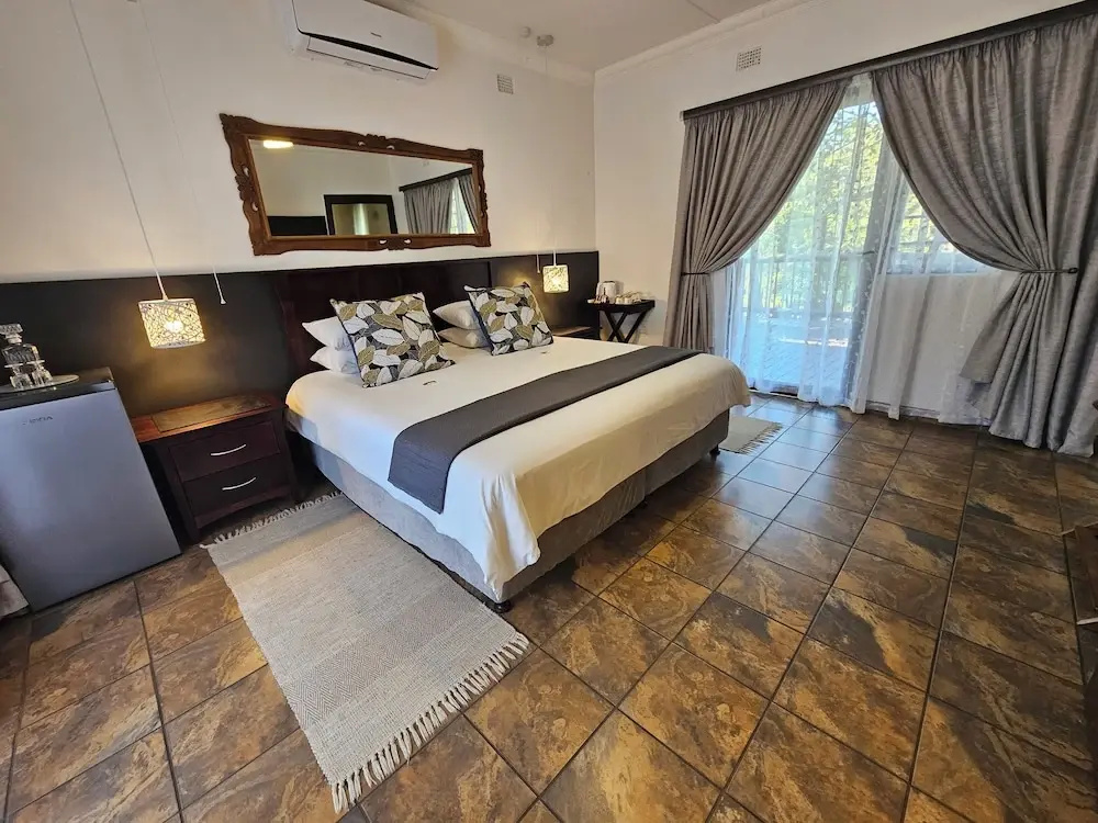 1 Bedroom Deluxe Double room with balcony and with land view (twin beds)
